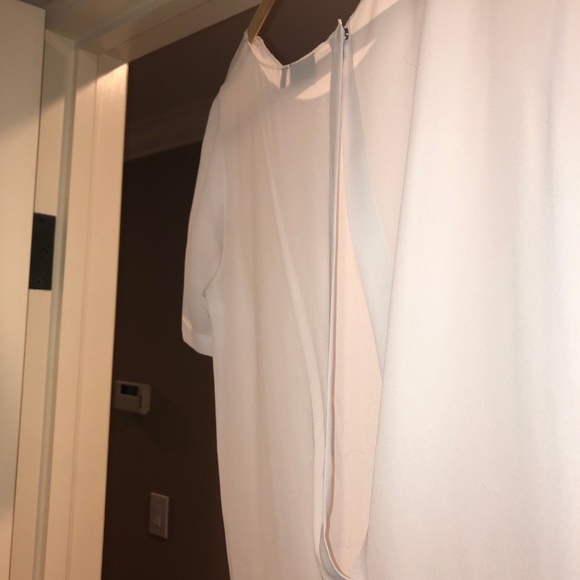 White Short Sleeve Blouse with Peekaboo Back - Picture 4 of 5